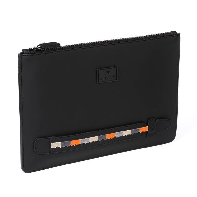 La superba Black Clutch